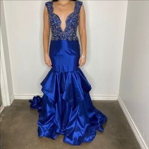 Beautiful Tony bowls dress band new never worn still has tag